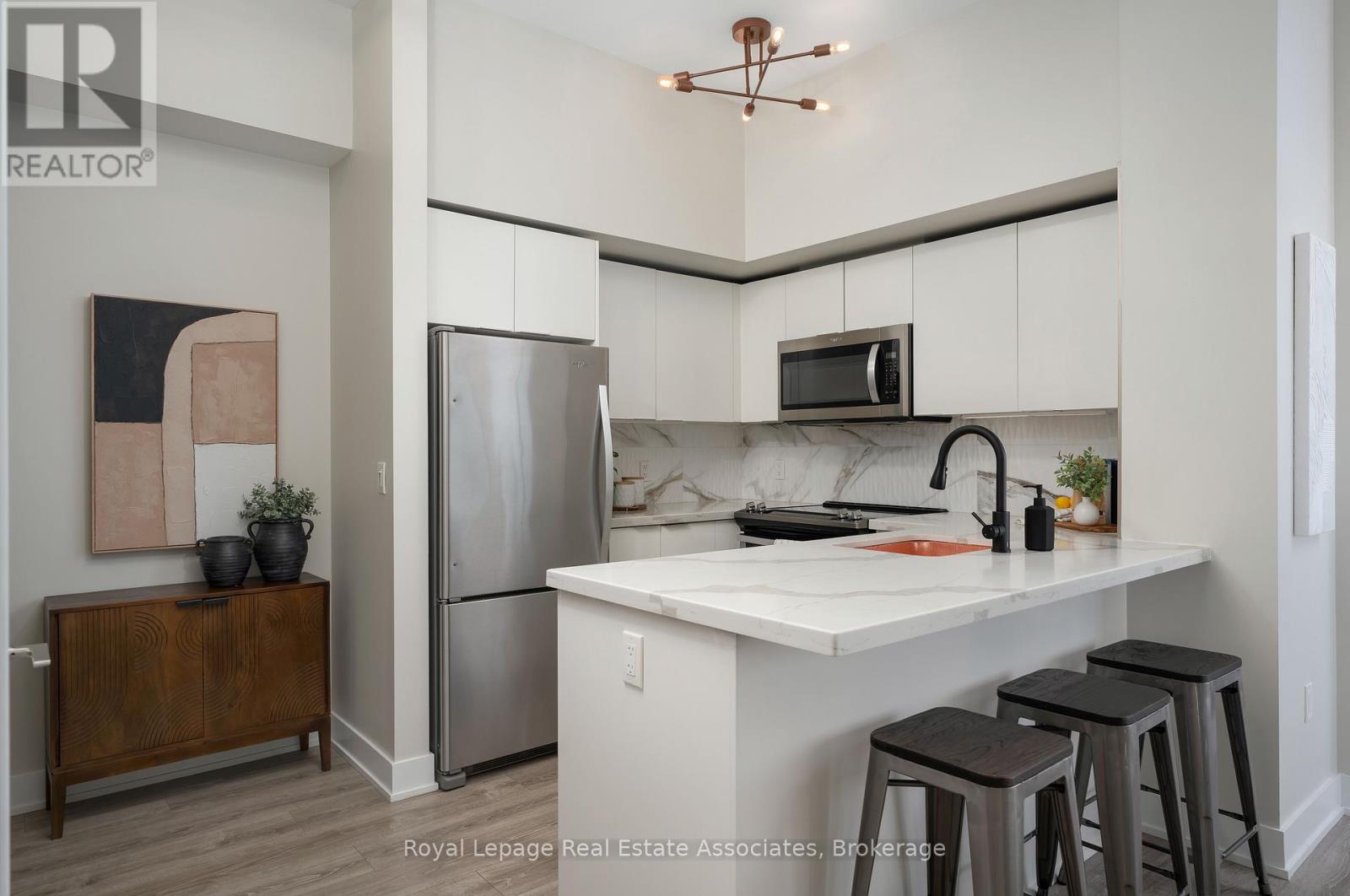 Photo 3 of 916 30 Shore Breeze Drive, Toronto ON