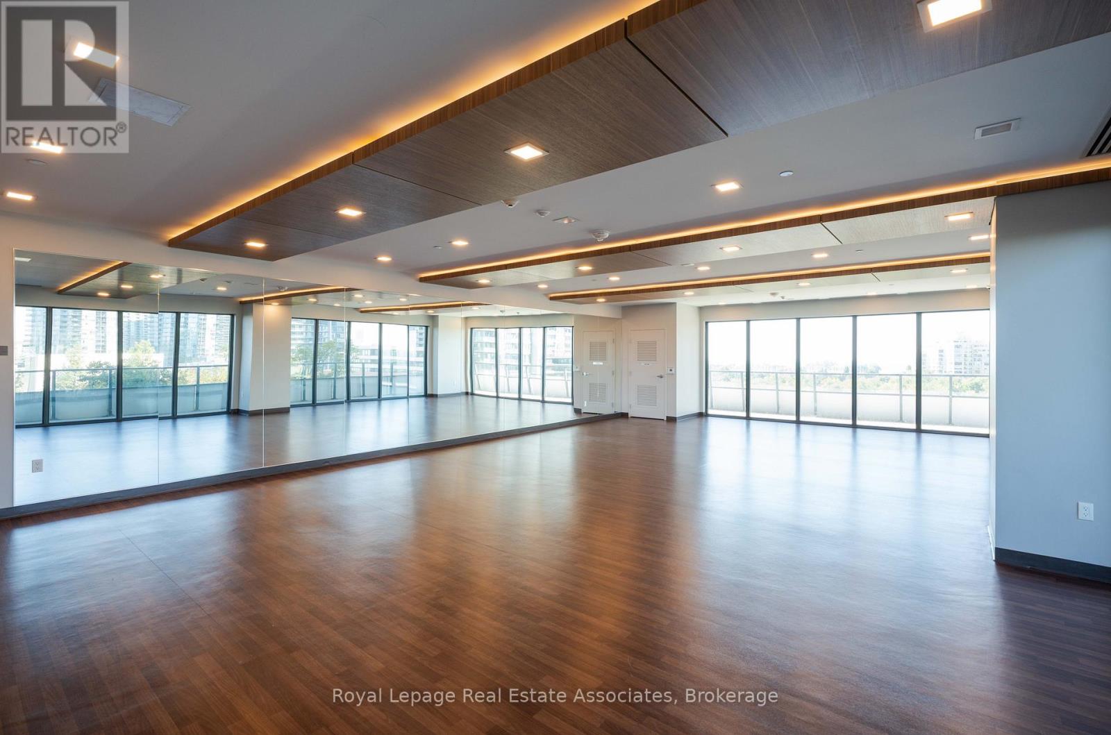 Photo 34 of 916 30 Shore Breeze Drive, Toronto ON