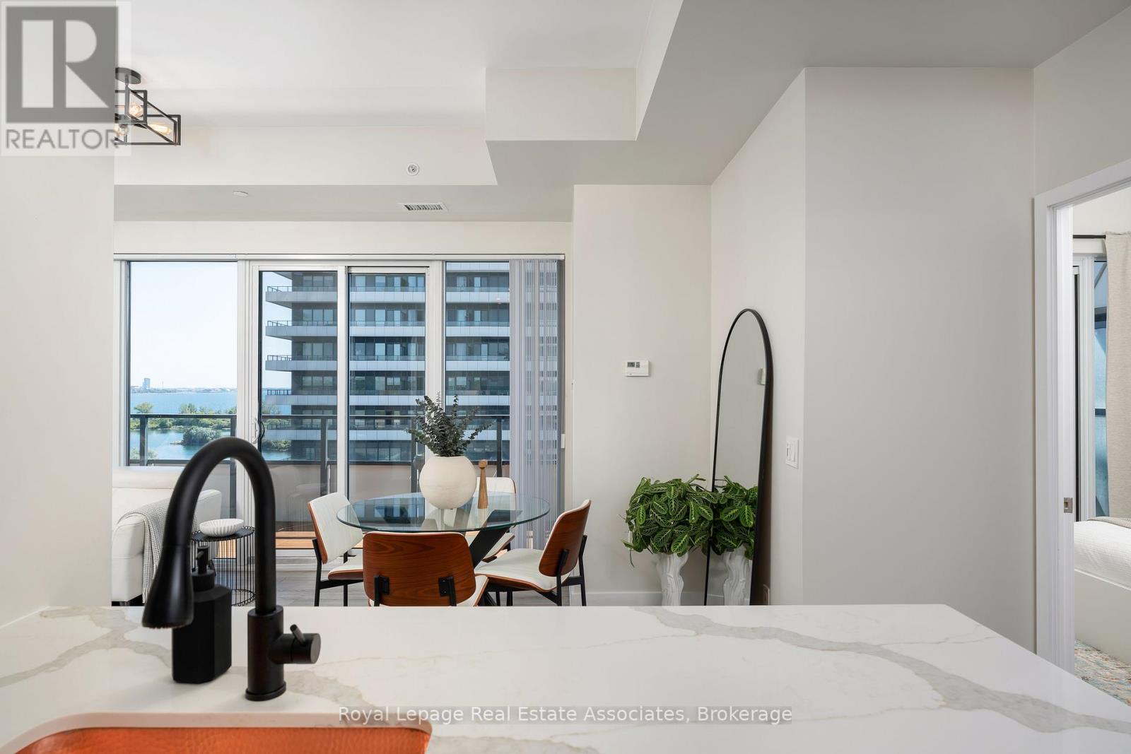 Photo 8 of 916 30 Shore Breeze Drive, Toronto ON