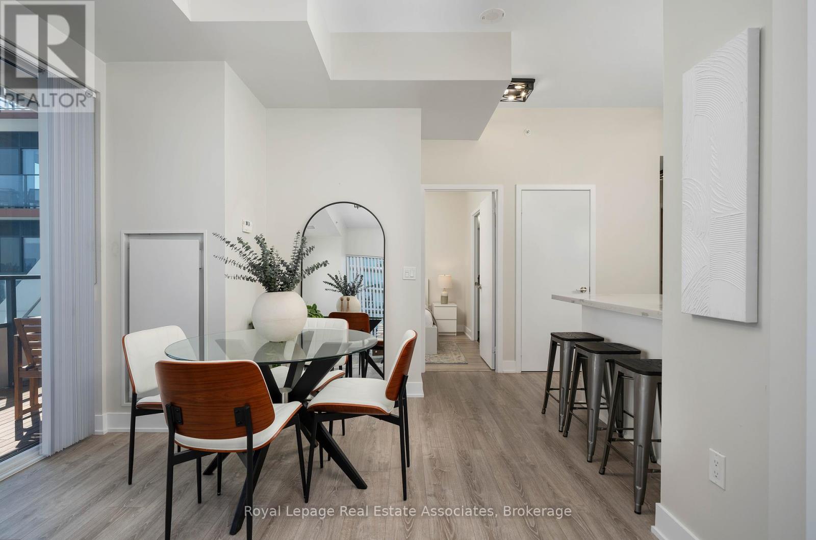 Photo 9 of 916 30 Shore Breeze Drive, Toronto ON