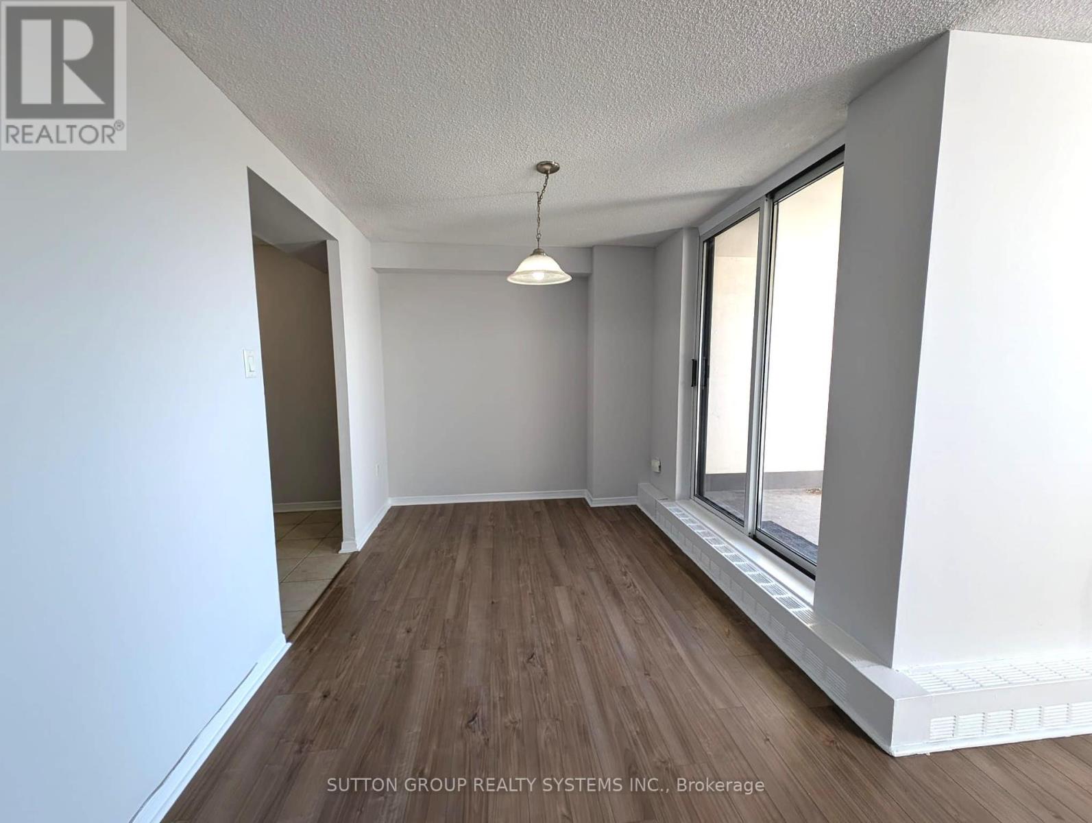 Photo 8 of 309 2900 Battleford Road, Mississauga ON
