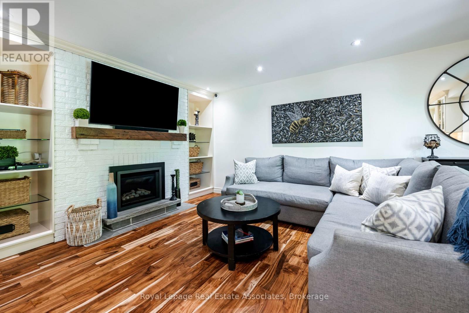 Photo 17 of 49 Wildwood Road, Halton Hills ON