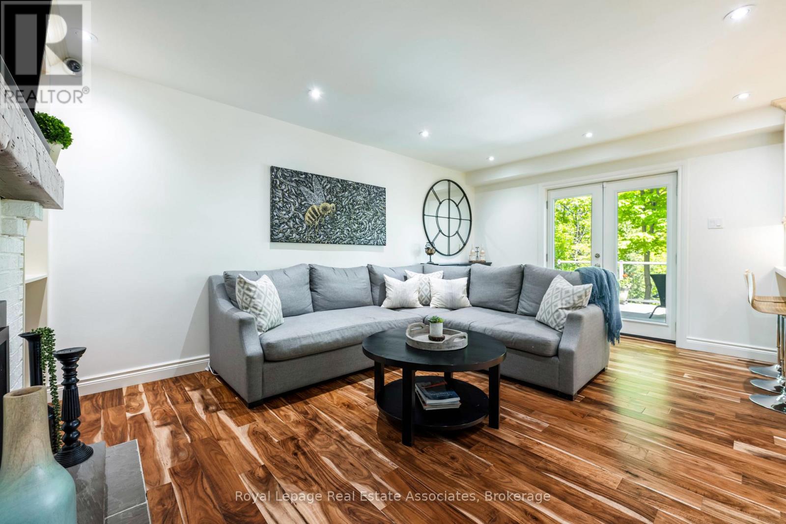 Photo 18 of 49 Wildwood Road, Halton Hills ON