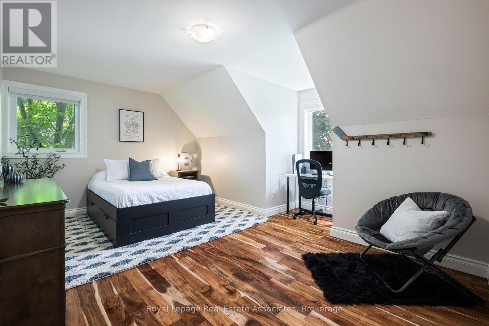 Photo 21 of 49 Wildwood Road, Halton Hills ON