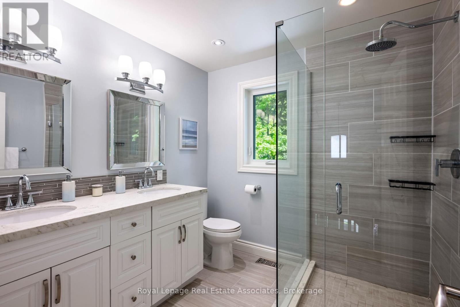 Photo 26 of 49 Wildwood Road, Halton Hills ON
