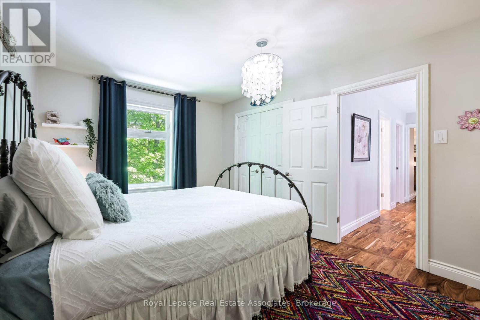 Photo 29 of 49 Wildwood Road, Halton Hills ON