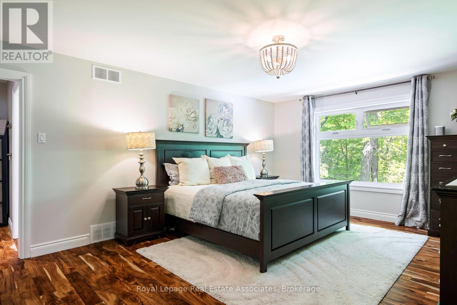 Photo 30 of 49 Wildwood Road, Halton Hills ON