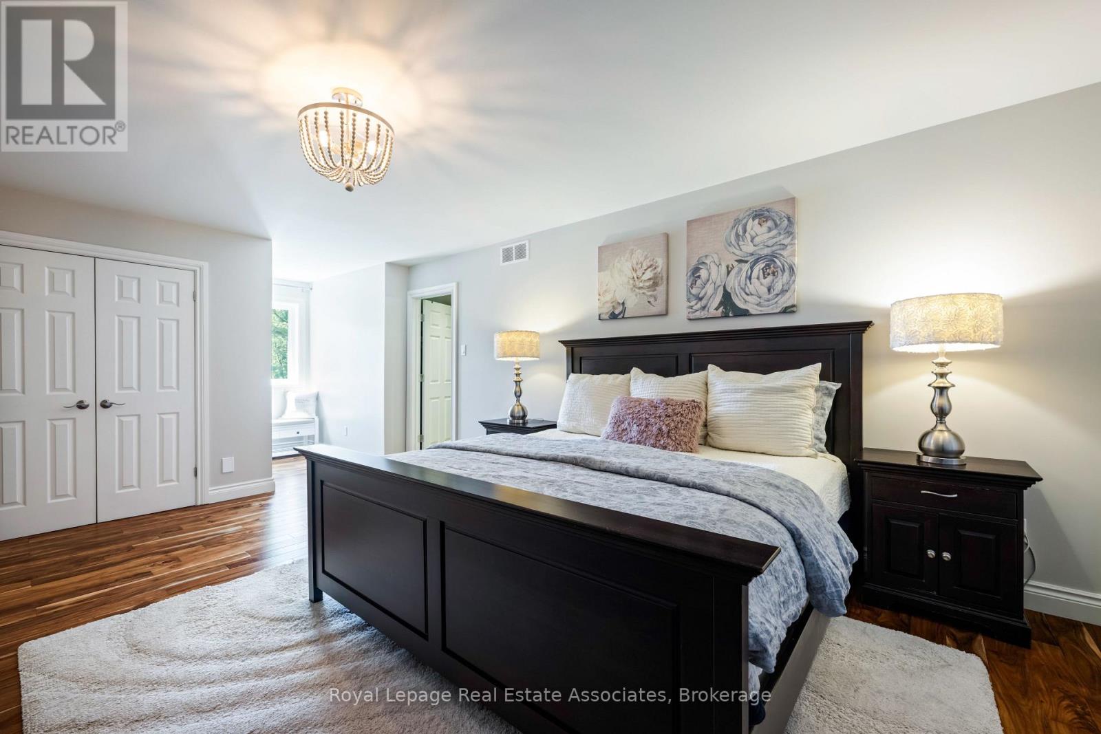 Photo 31 of 49 Wildwood Road, Halton Hills ON