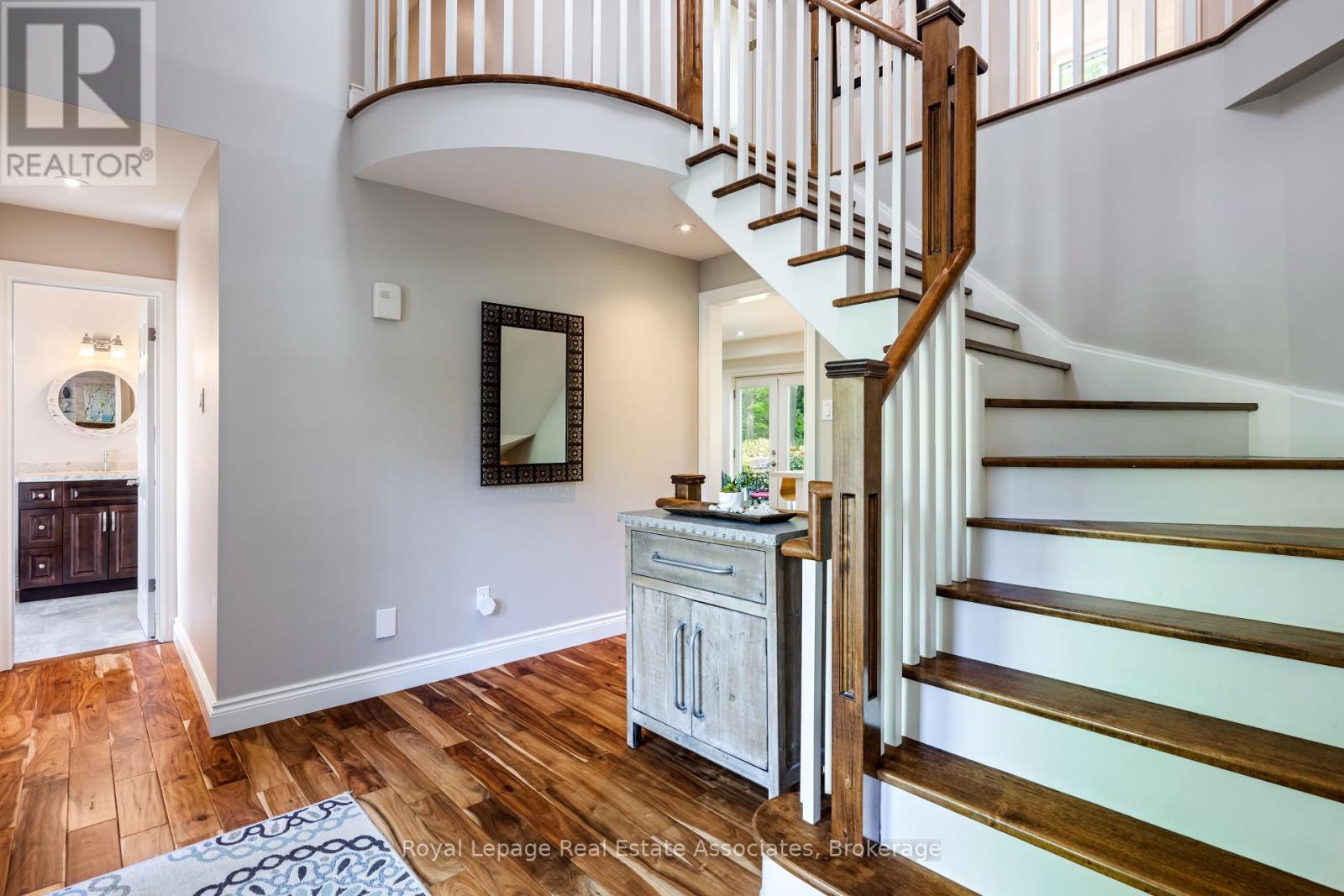 Photo 5 of 49 Wildwood Road, Halton Hills ON