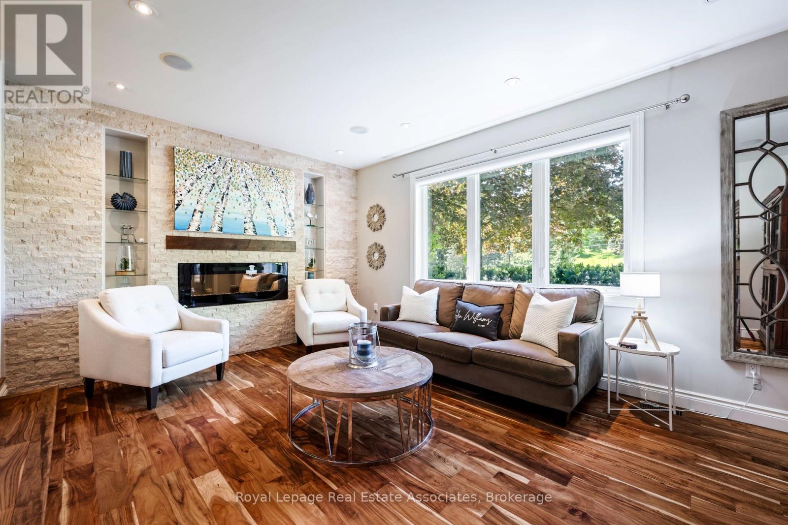 Photo 6 of 49 Wildwood Road, Halton Hills ON