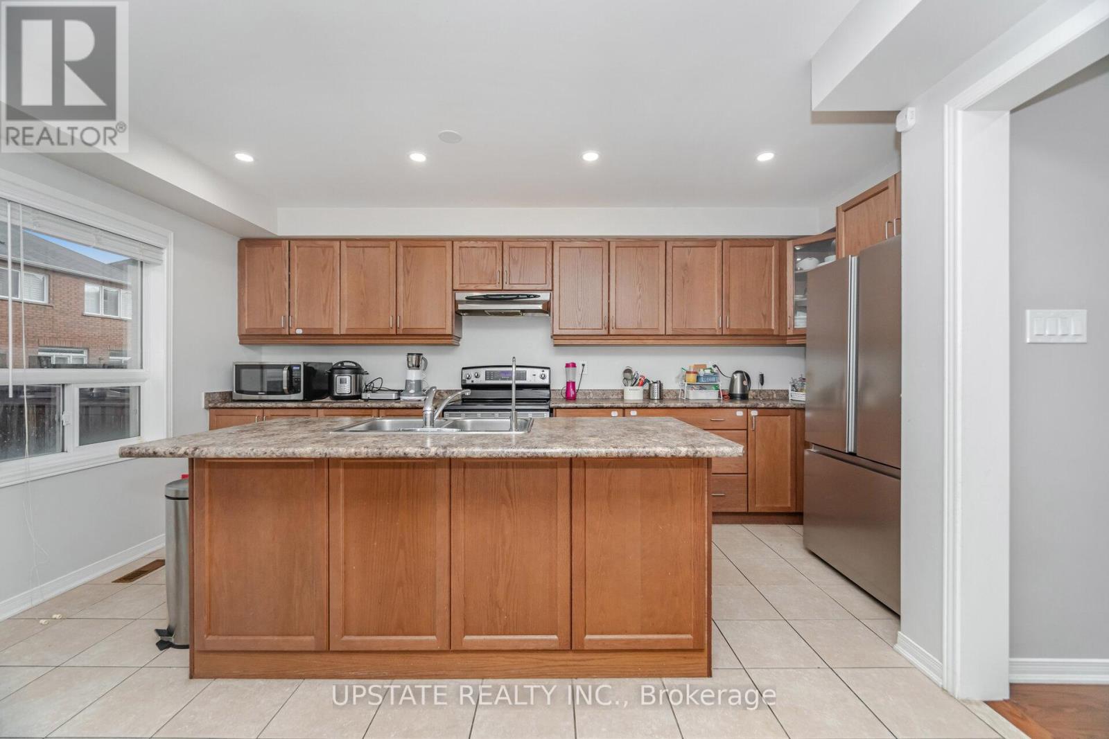 Photo 13 of 87 Sleightholme Crescent, Brampton ON