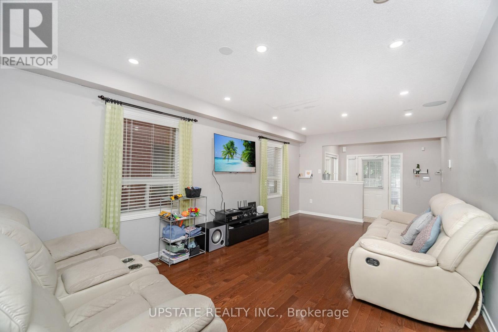 Photo 9 of 87 Sleightholme Crescent, Brampton ON