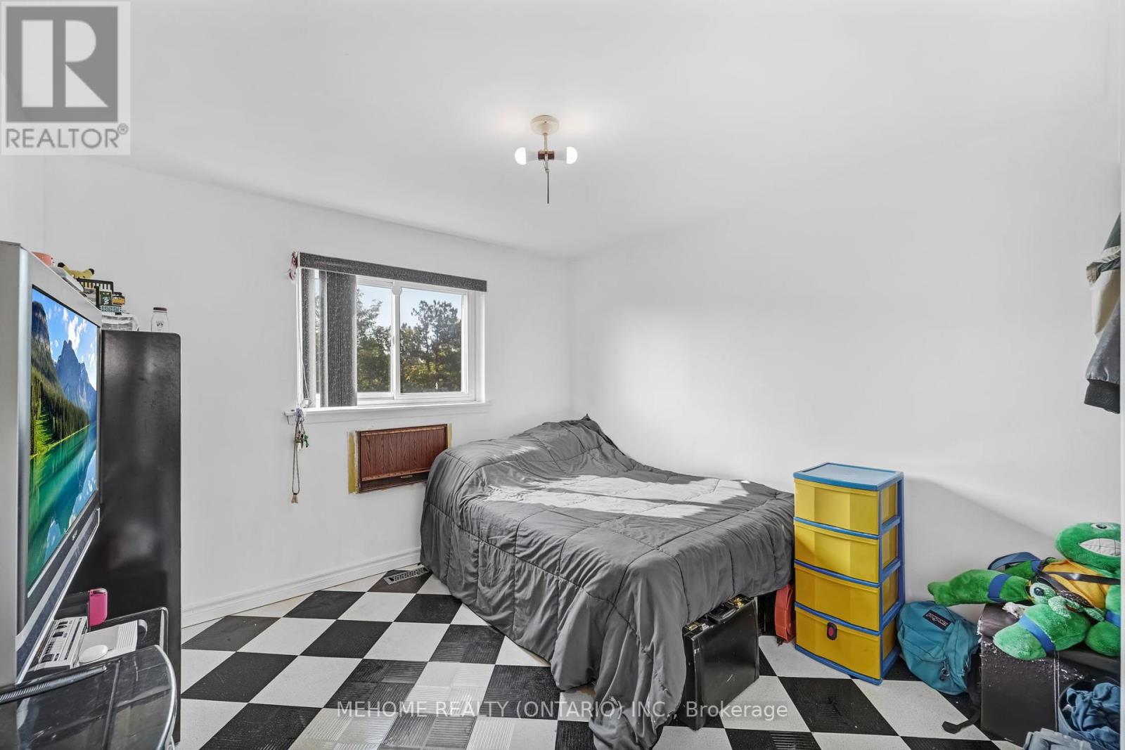 Photo 16 of 19 46 Dearbourne Boulevard, Brampton ON