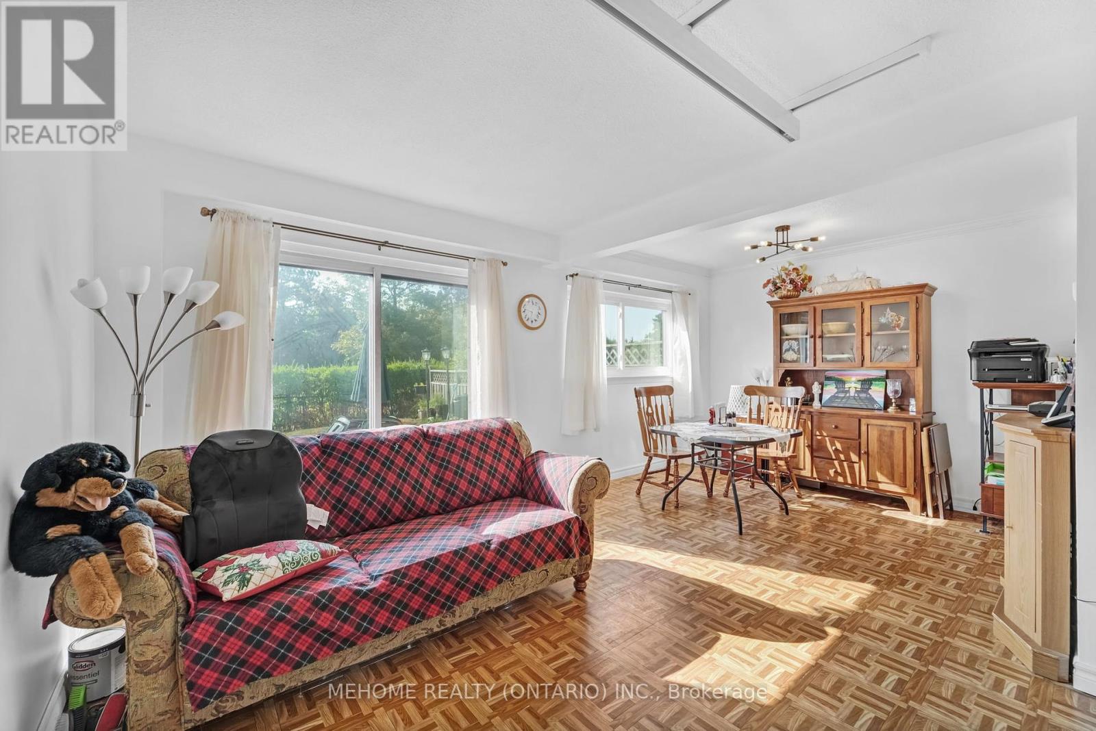 Photo 8 of 19 46 Dearbourne Boulevard, Brampton ON