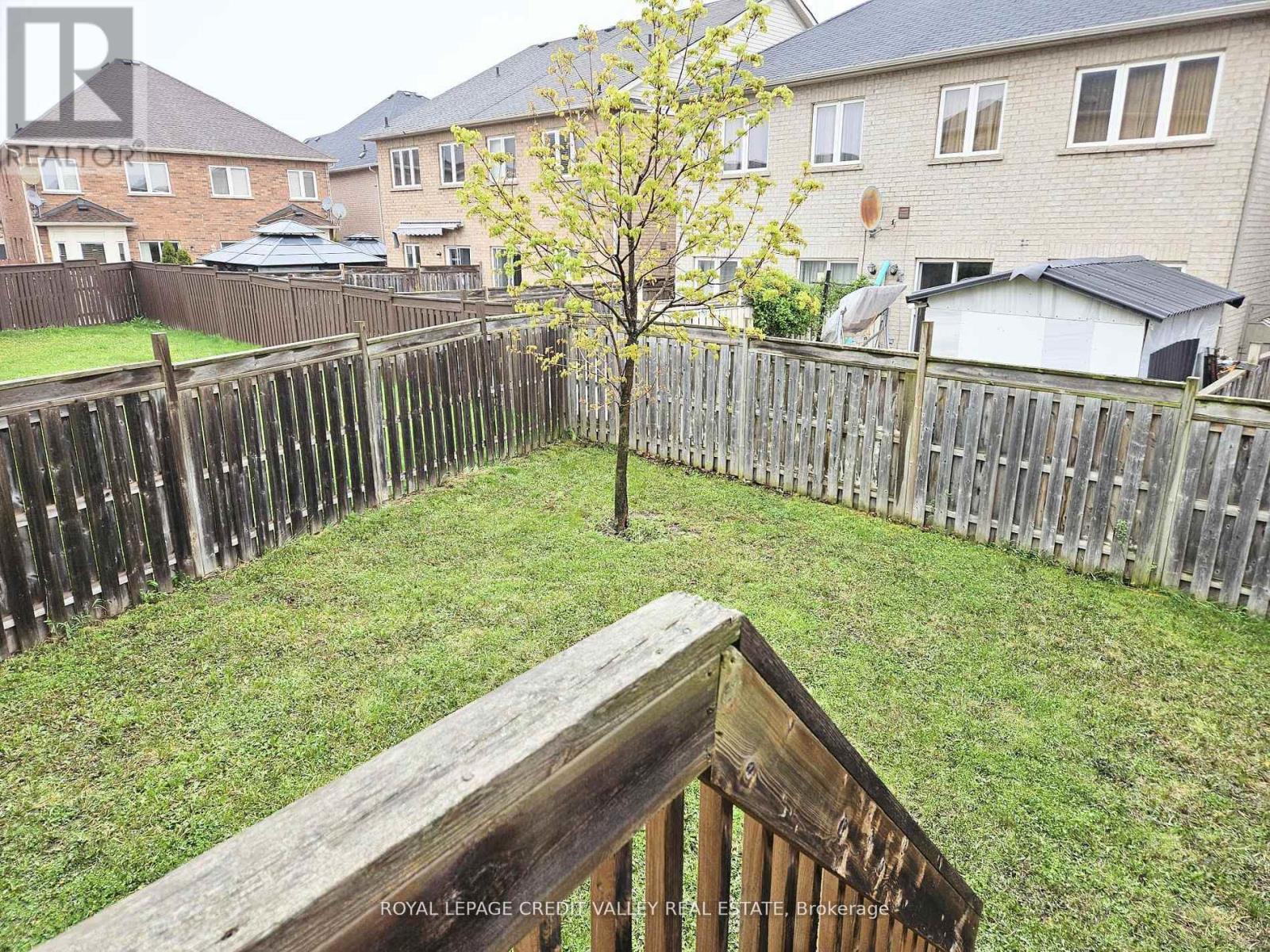 Photo 11 of 72 Kilrea Way, Brampton ON