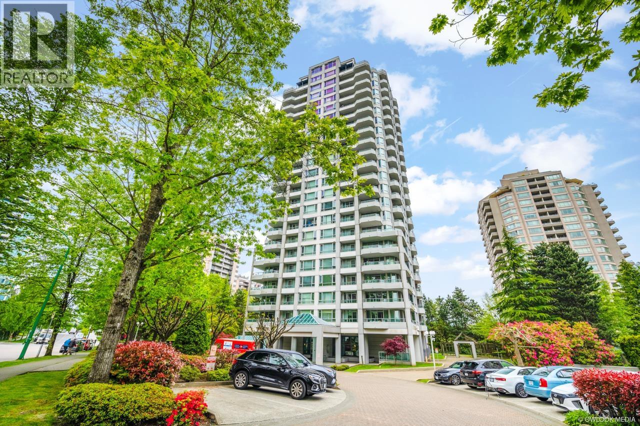 Photo 1 of 840 4825 Hazel Street, Burnaby BC