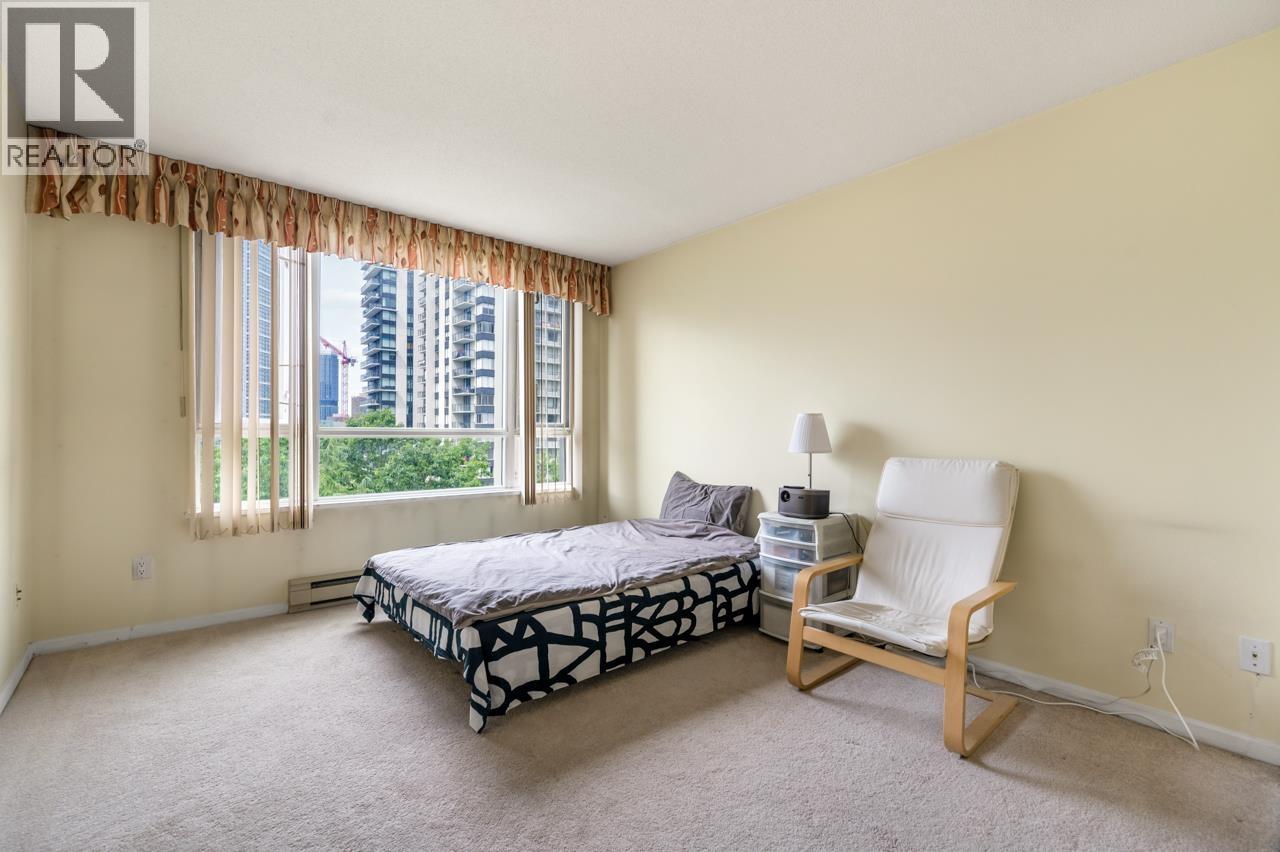 Photo 16 of 840 4825 Hazel Street, Burnaby BC