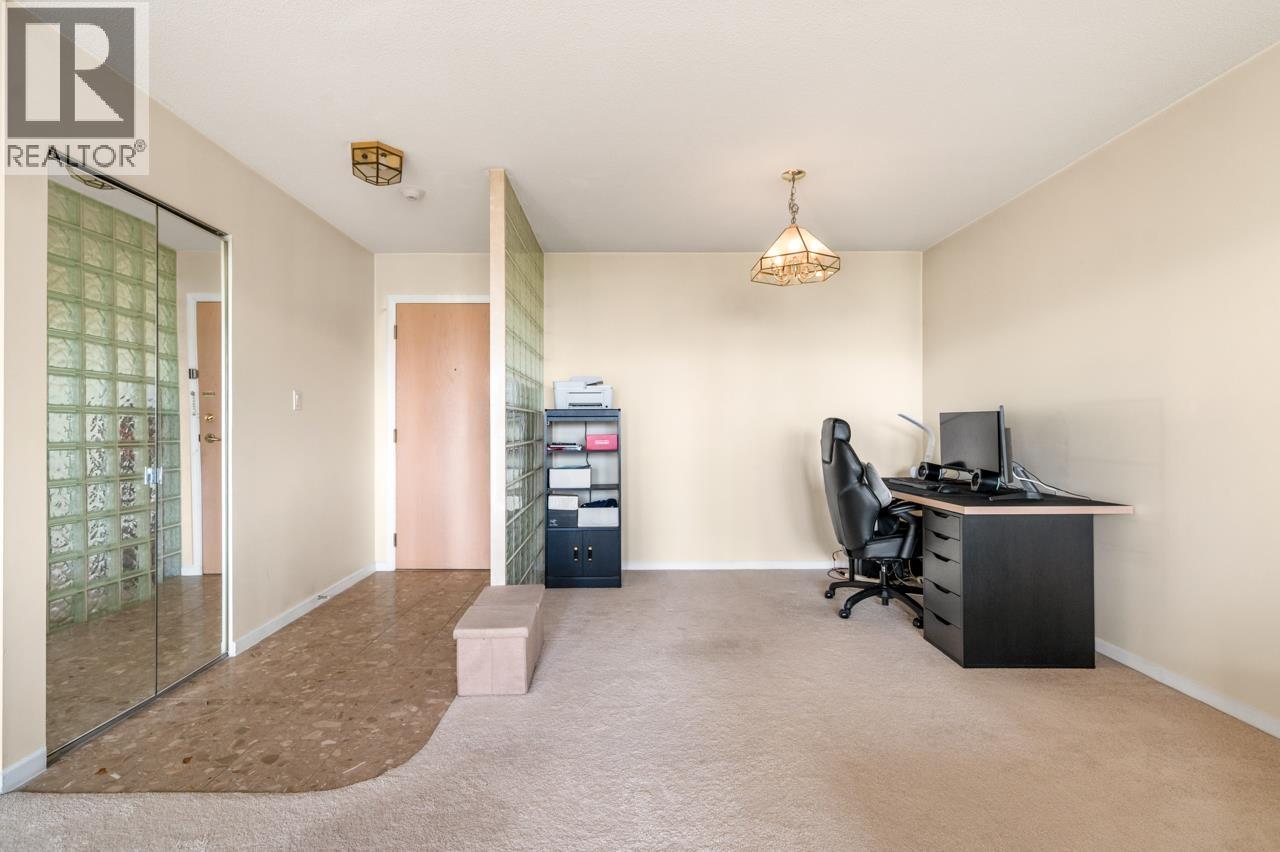 Photo 6 of 840 4825 Hazel Street, Burnaby BC