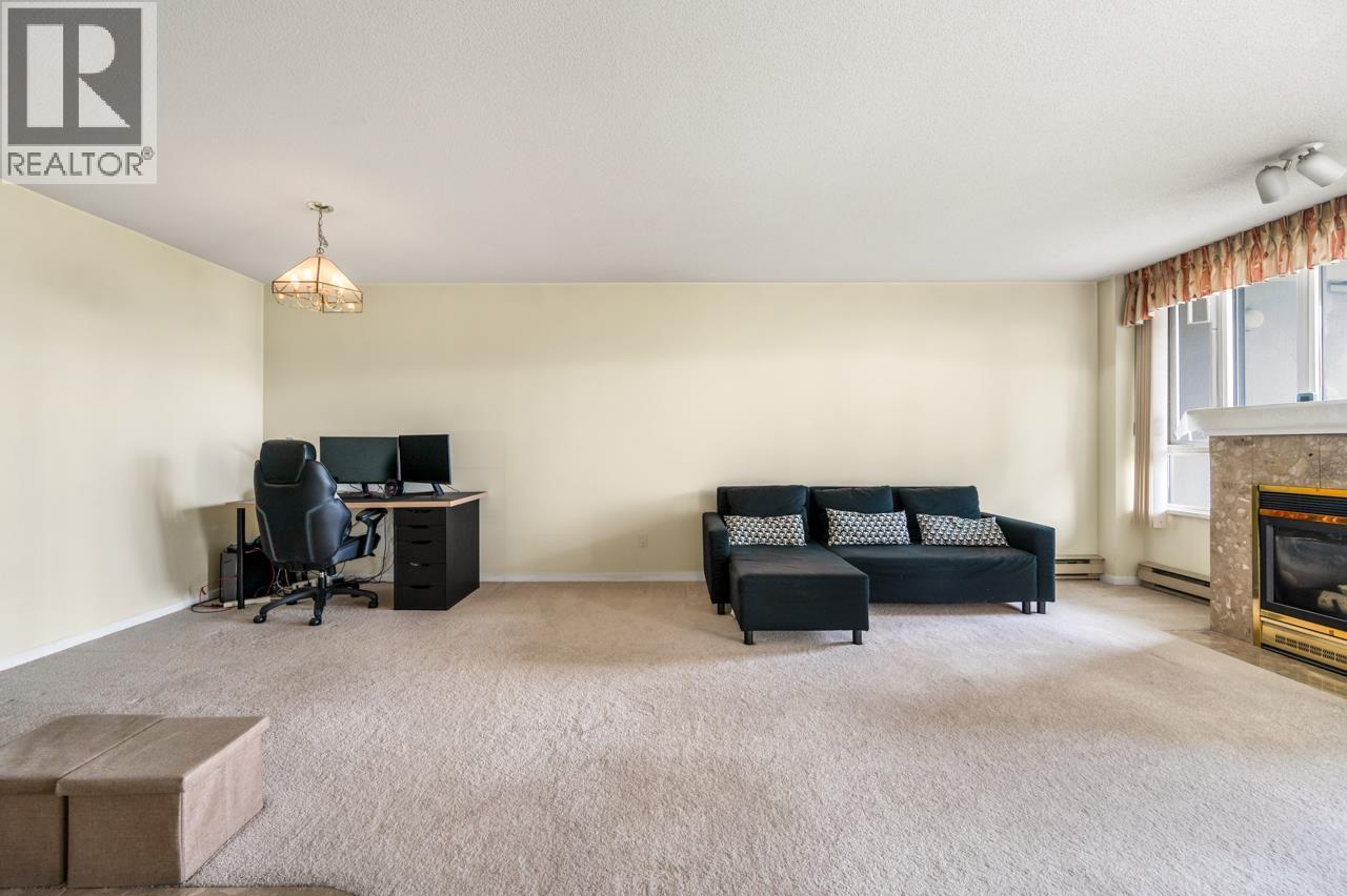 Photo 7 of 840 4825 Hazel Street, Burnaby BC