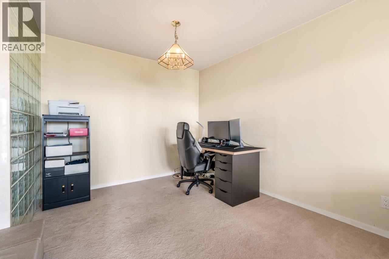 Photo 10 of 840 4825 Hazel Street, Burnaby BC
