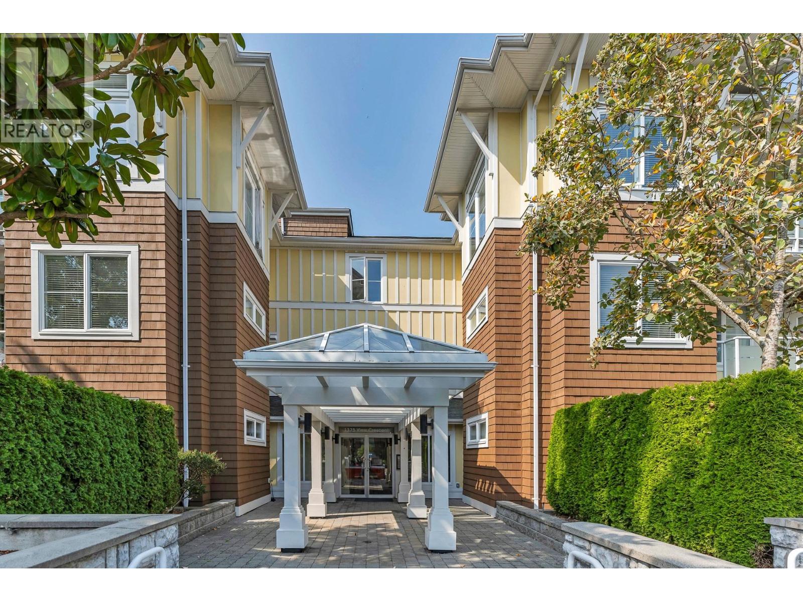Photo 1 of 210 1375 View Crescent, Delta BC