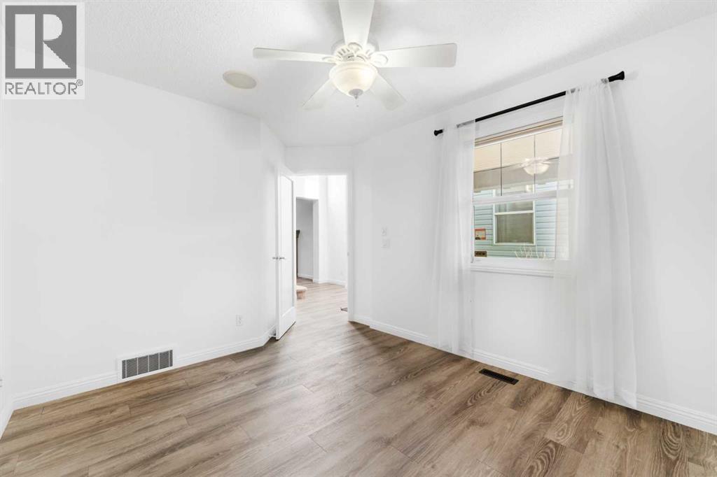 Photo 15 of 8 Auburn Bay Lane Se, Calgary AB