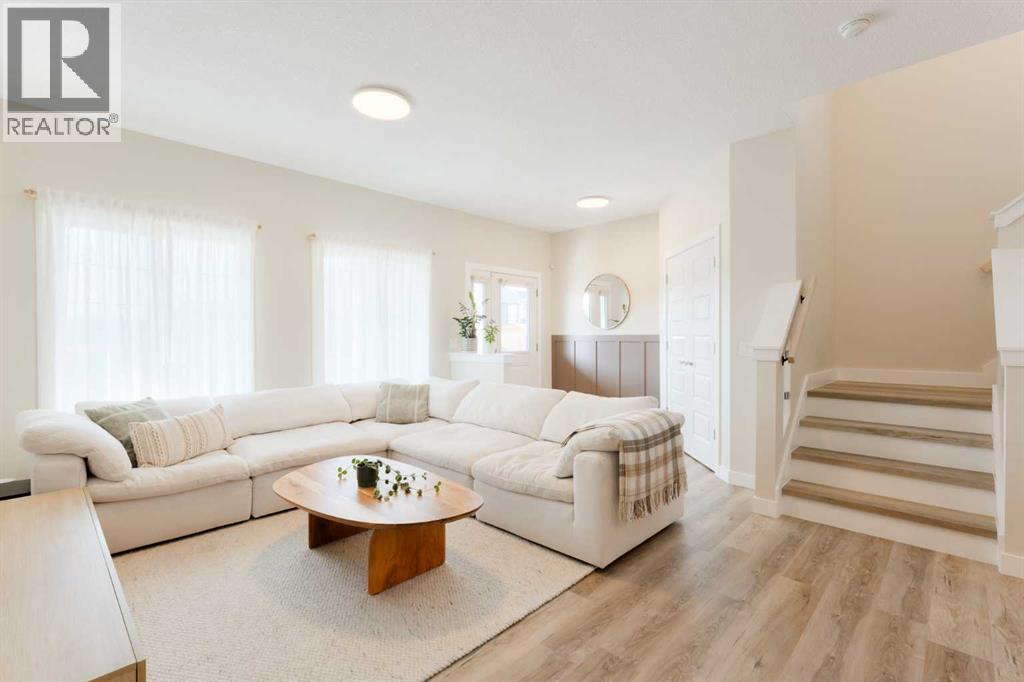 Photo 3 of 76 Willow Street, Cochrane AB