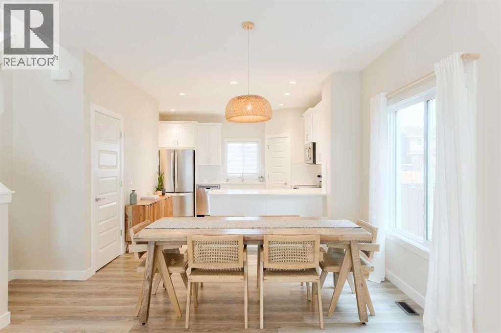 Photo 8 of 76 Willow Street, Cochrane AB