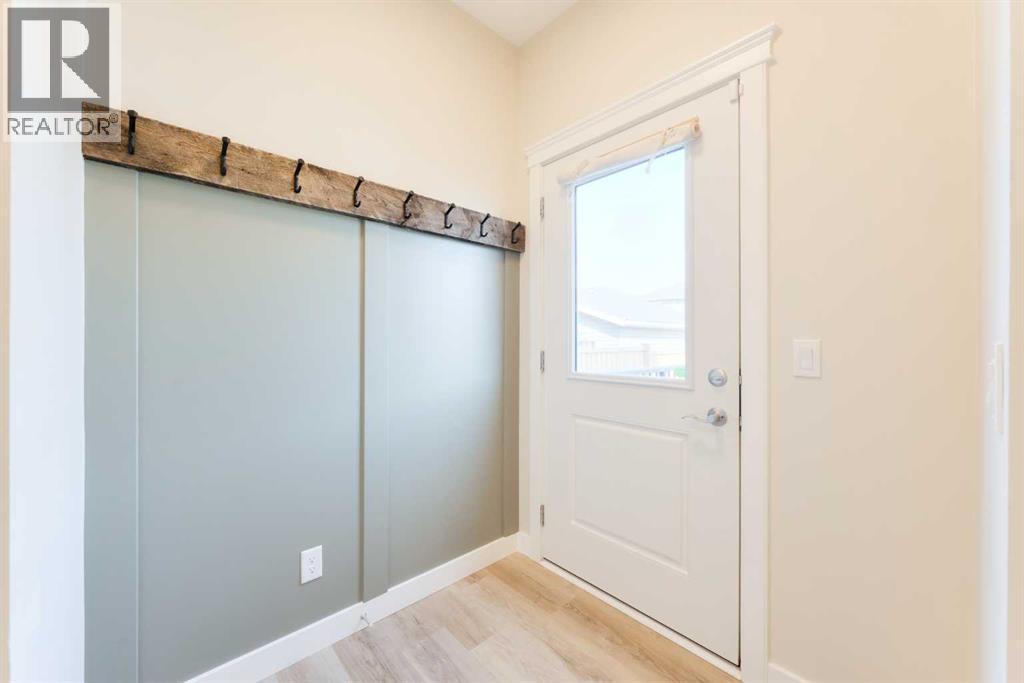 Photo 18 of 76 Willow Street, Cochrane AB