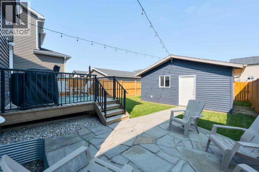 Photo 35 of 76 Willow Street, Cochrane AB