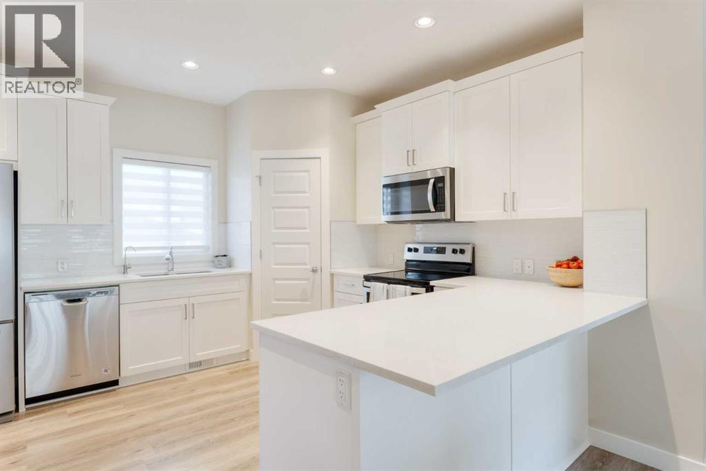 Photo 11 of 76 Willow Street, Cochrane AB