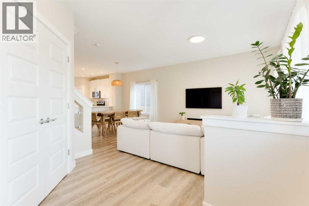 Photo 16 of 76 Willow Street, Cochrane AB
