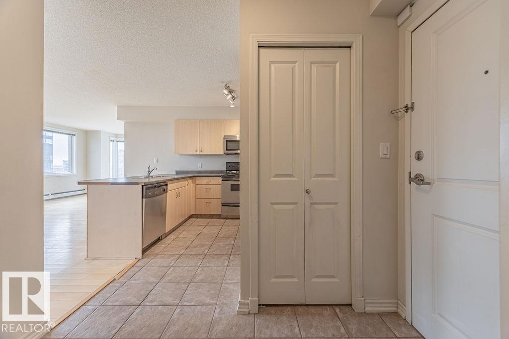 Photo 3 of 2301 10180 104 St Nw, Edmonton AB