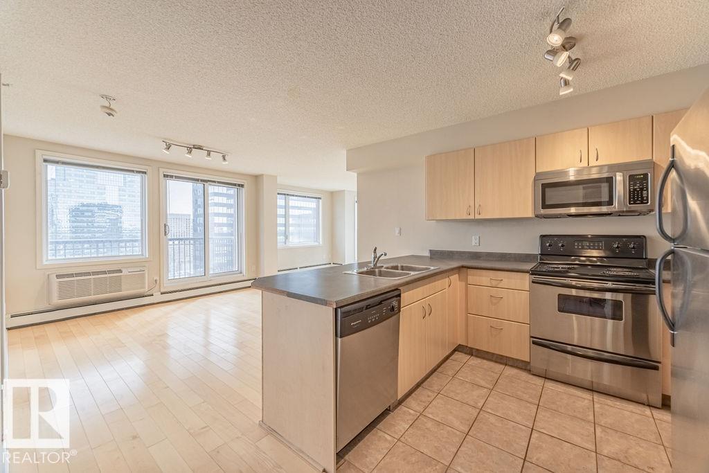 Photo 5 of 2301 10180 104 St Nw, Edmonton AB