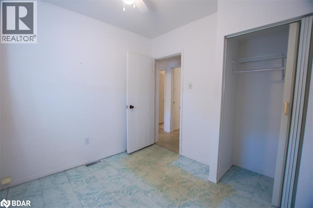Photo 11 of 266 Sixth Avenue W, North Bay ON