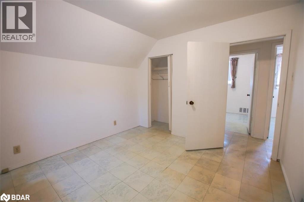Photo 13 of 266 Sixth Avenue W, North Bay ON