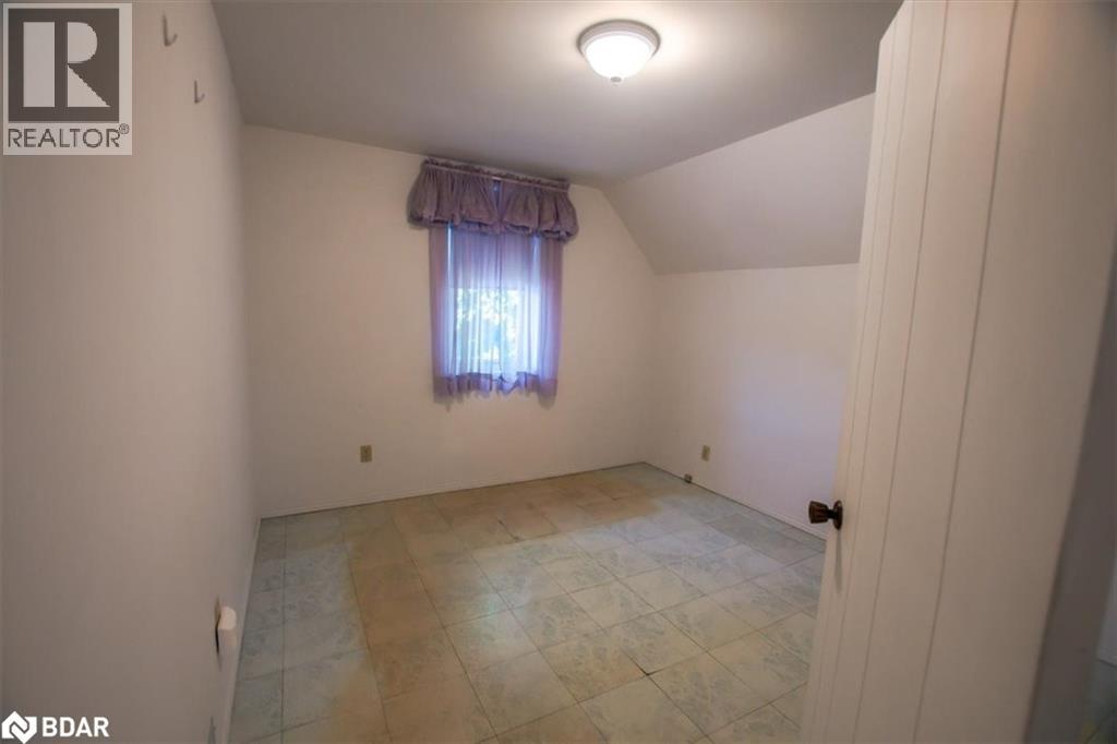 Photo 14 of 266 Sixth Avenue W, North Bay ON