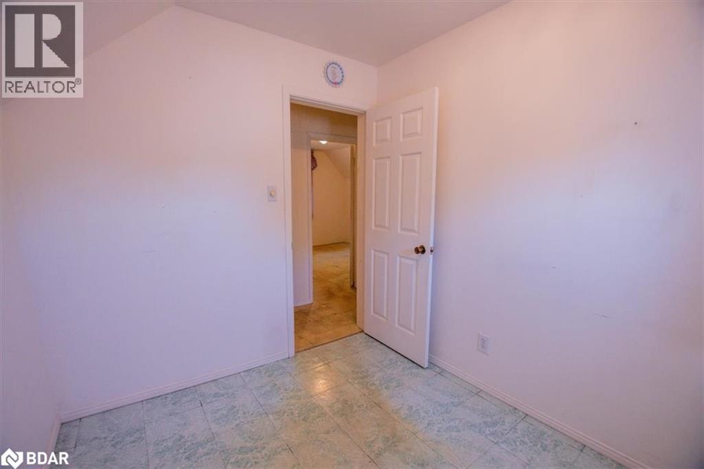 Photo 15 of 266 Sixth Avenue W, North Bay ON