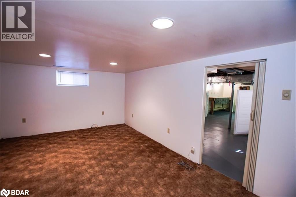Photo 19 of 266 Sixth Avenue W, North Bay ON