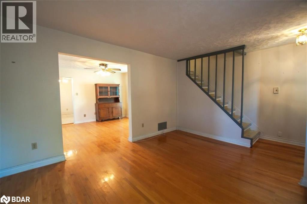 Photo 6 of 266 Sixth Avenue W, North Bay ON