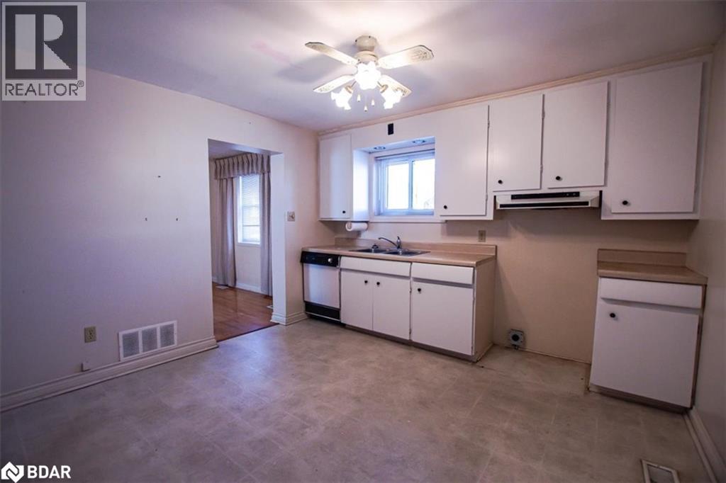 Photo 9 of 266 Sixth Avenue W, North Bay ON