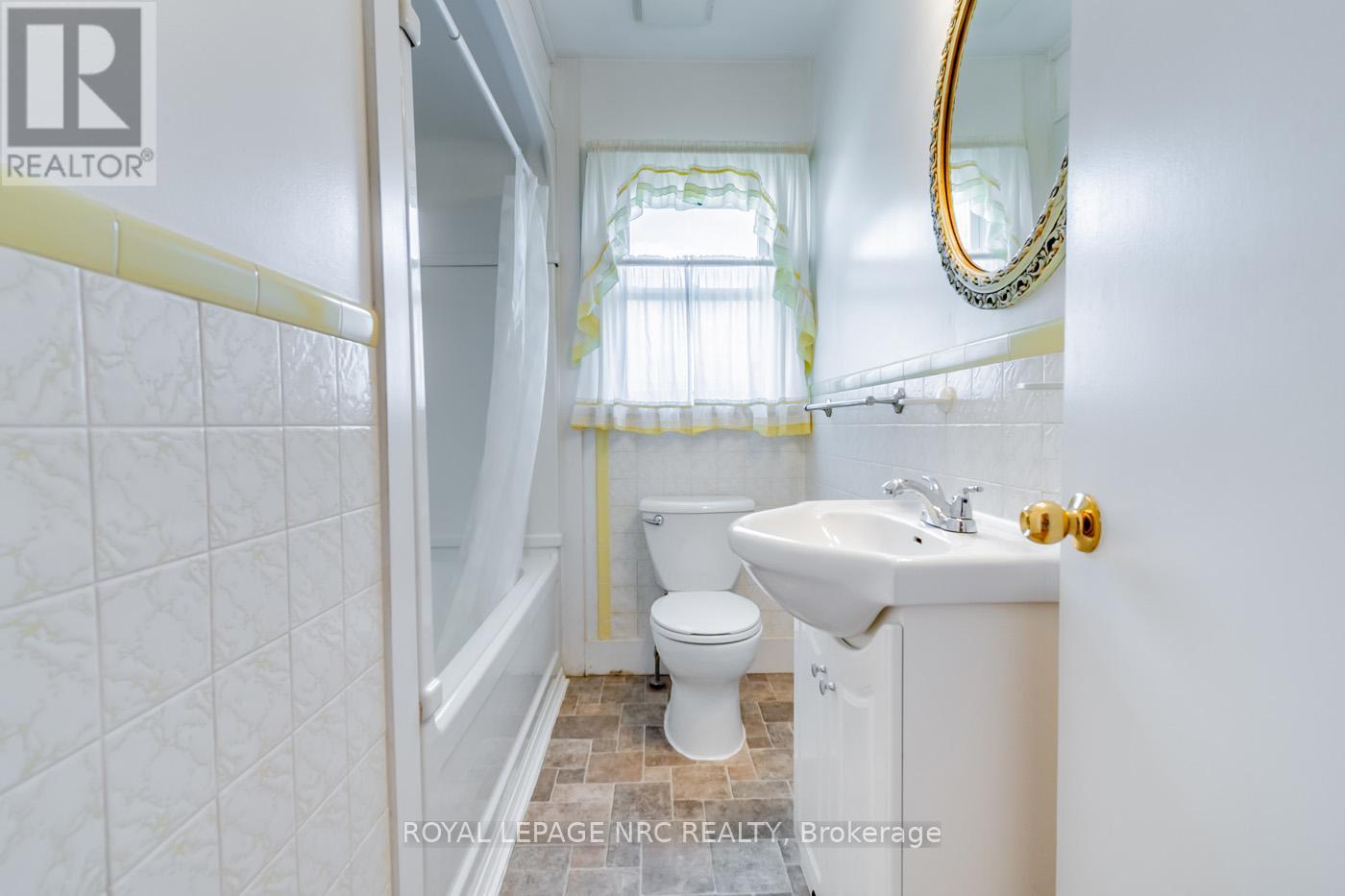 Photo 16 of 189 Glendale Avenue, St Catharines ON