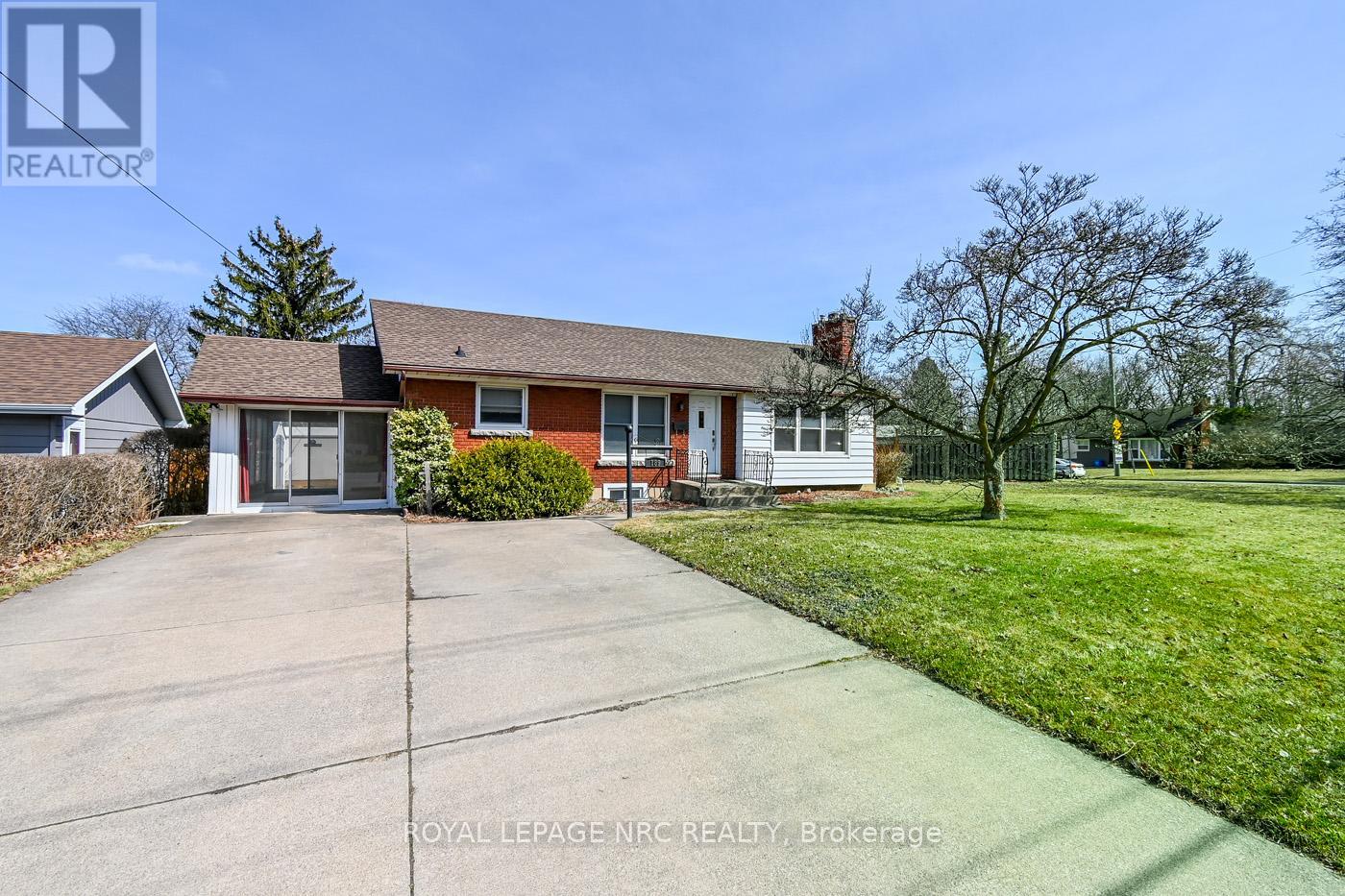 Photo 2 of 189 Glendale Avenue, St Catharines ON