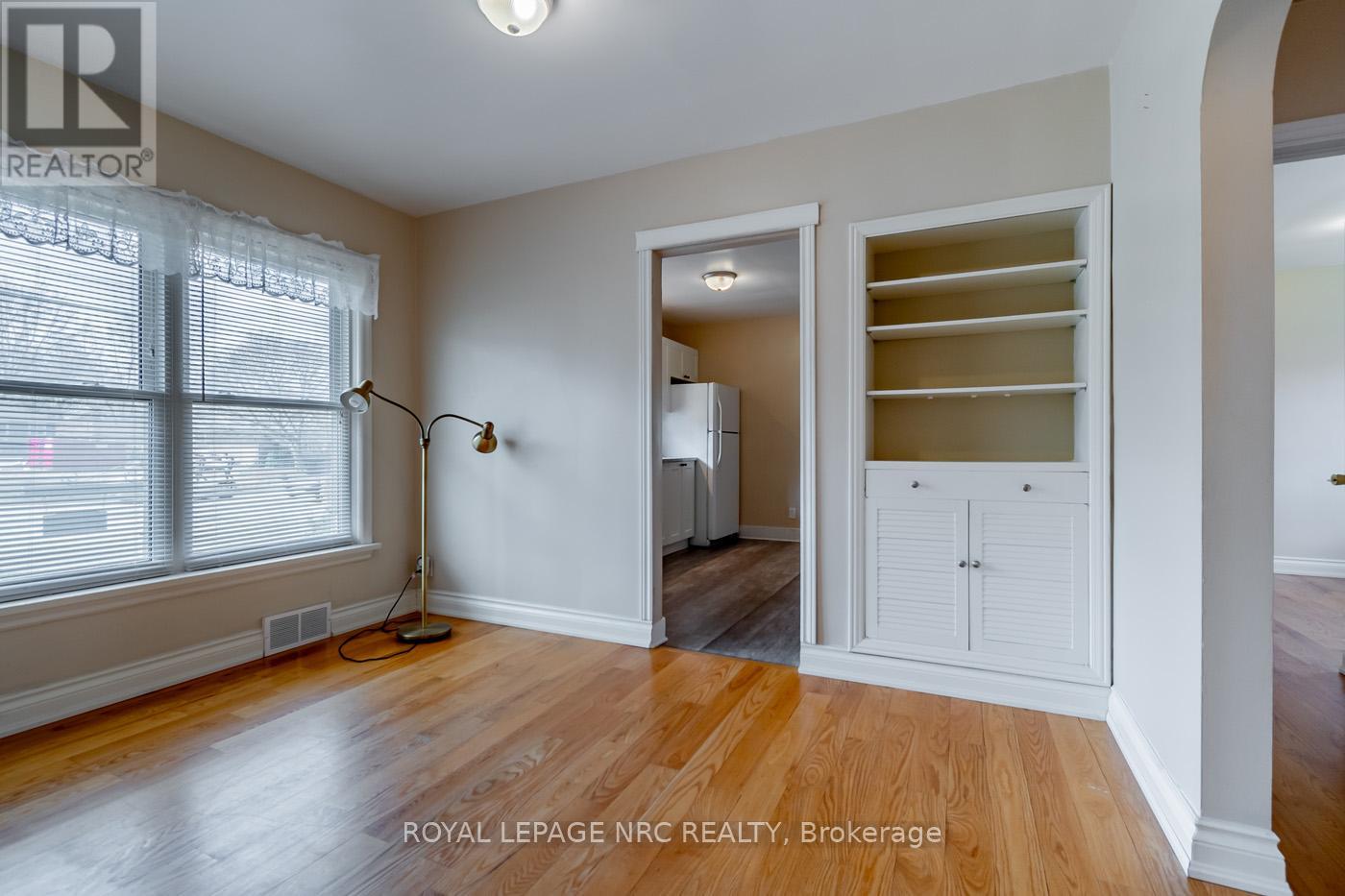 Photo 9 of 189 Glendale Avenue, St Catharines ON