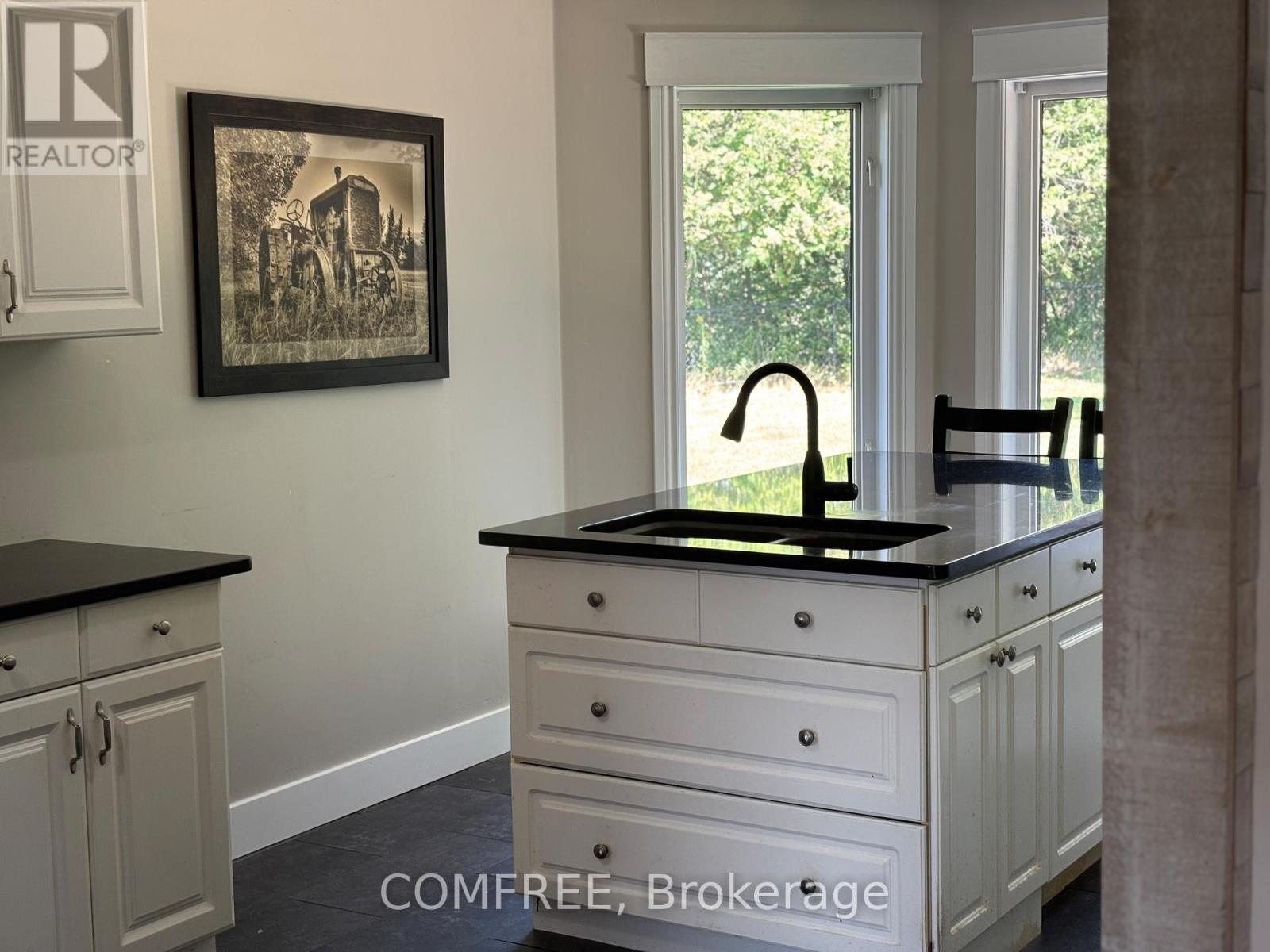Photo 18 of 25 Mcgregor Court, Southgate ON