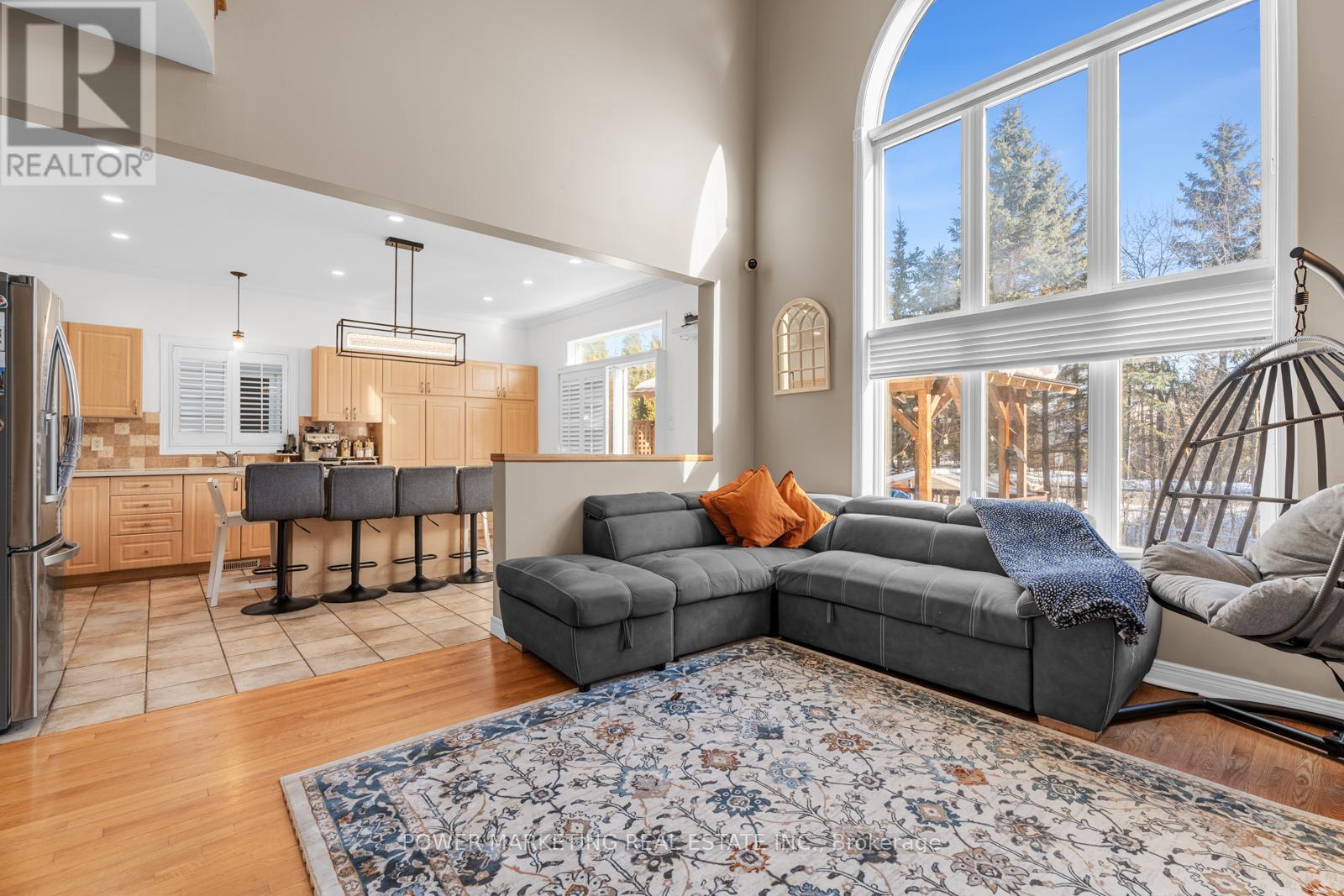 Photo 15 of 143 Borealis Crescent, Ottawa ON