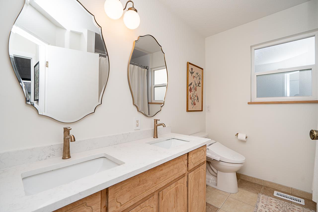 Photo 19 of 27564 31 B Avenue, Langley BC