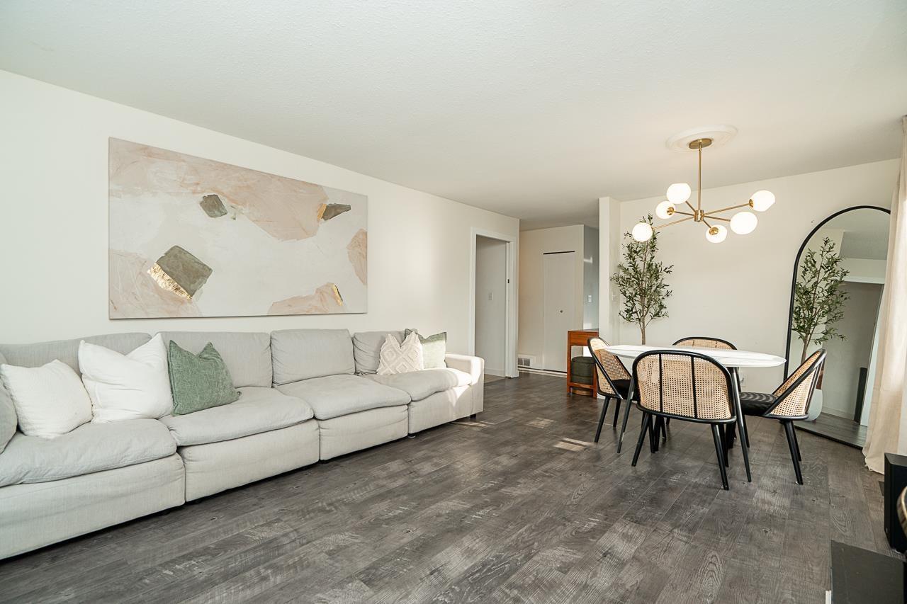 Photo 6 of 27564 31 B Avenue, Langley BC