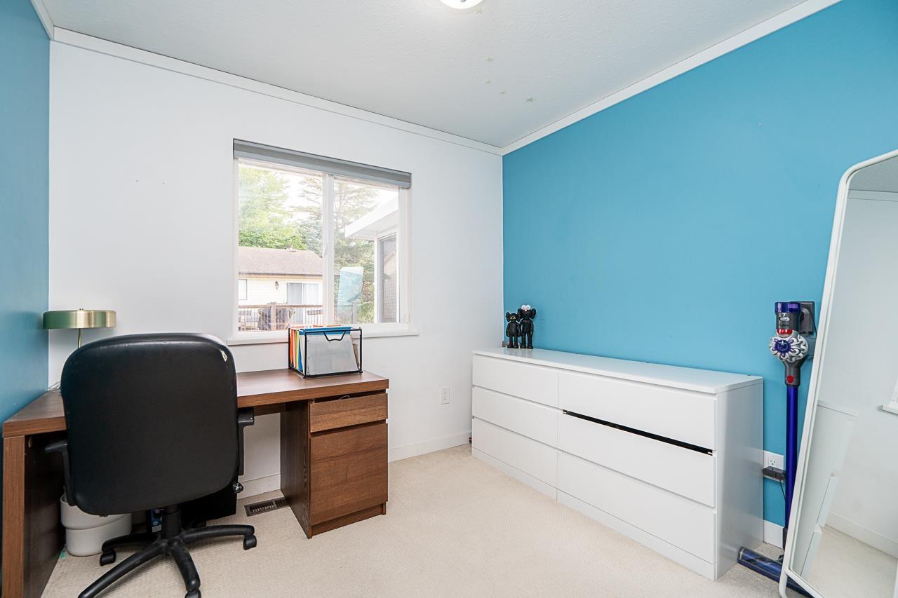 Photo 18 of 27564 31 B Avenue, Langley BC