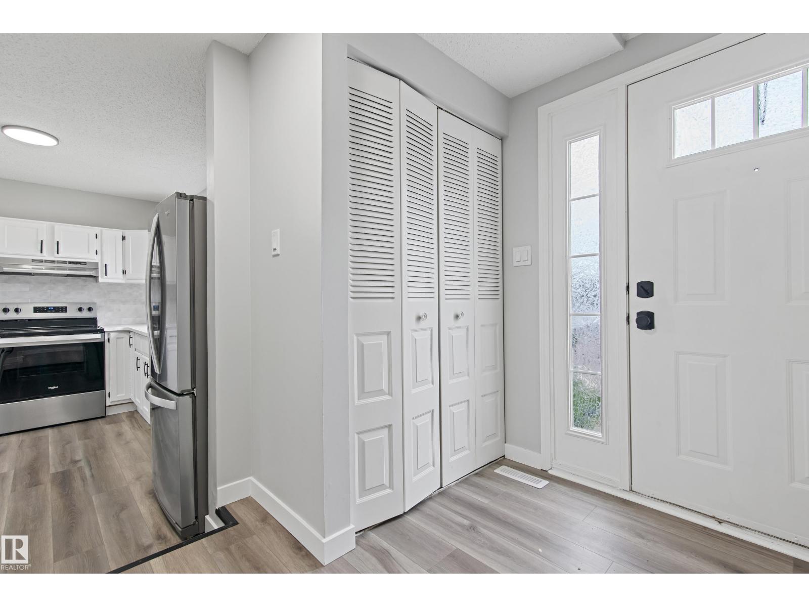 Photo 4 of 12 3115 119 St Nw, Edmonton AB